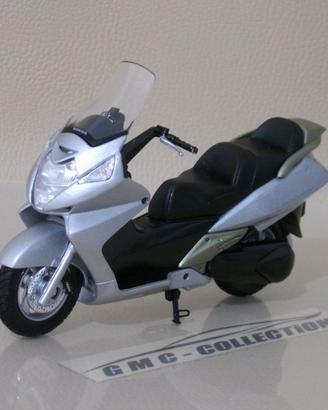 Honda Silver Wing 2001 Scooter Moto Welly 1/18