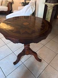 tavolino noce  intarsiato d'epoca