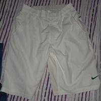 Pantaloncini bermuda di marca