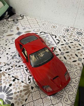 macchina da collezione Ferrari rossa F550