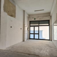 Bottega 73 mq via Garibaldi 130