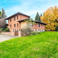 Ampia villa singola con giardino di circa 4.500 mq