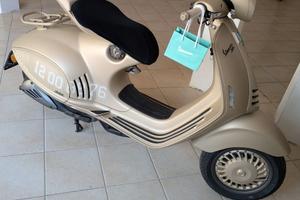 Vespa 946