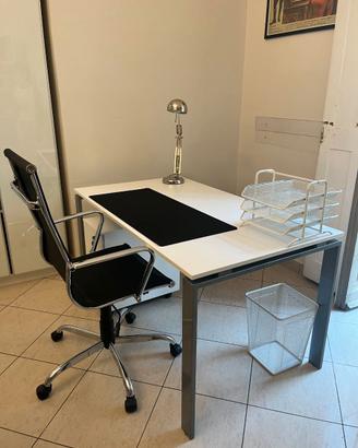 set ufficio scrivania, sedia girevole ed accessori