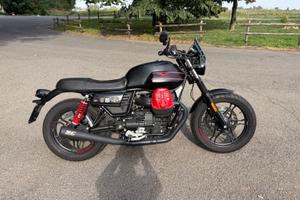 Splendida Moto Guzzi V7 stone night pack