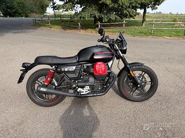 Splendida Moto Guzzi V7 stone night pack