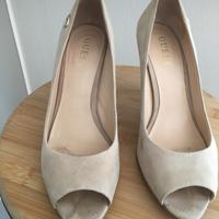 Decollete beige guess