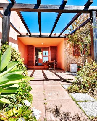 Villetta con giardino fronte-retro,garage,piscina