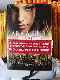 Libro Lara Adrian il bacio
