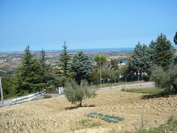 Terreno residenziale con vista mare