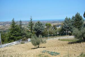 Terreno residenziale con vista mare