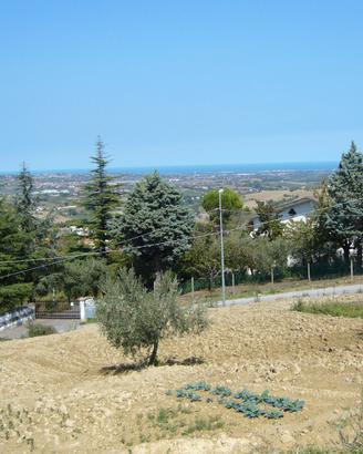 Terreno residenziale con vista mare