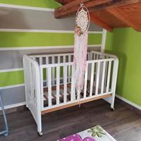 culla/lettino, fasciatoio, vasca bagnetto