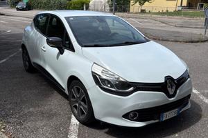 Renault Clio 1.0 SCe 90 CV National Costume