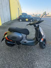 Vespa 125s