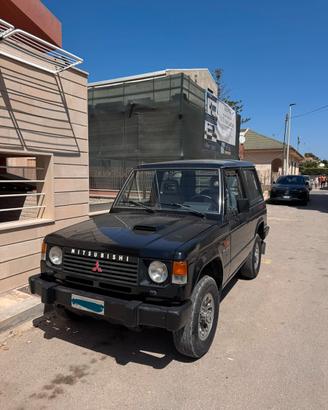 Mitsubishi Pajero L040