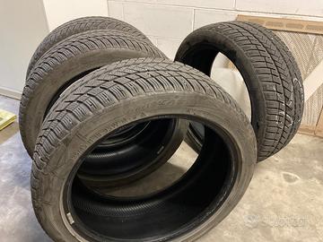 Pneumatici invernali Vredestein 225 45 R18