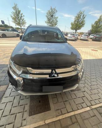 Mitsubishi Outlander 2.2 DI-D 4WD 7 posti Automati