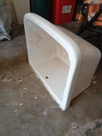 lavatoio in ceramica 