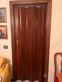 Porta a soffietto in legno