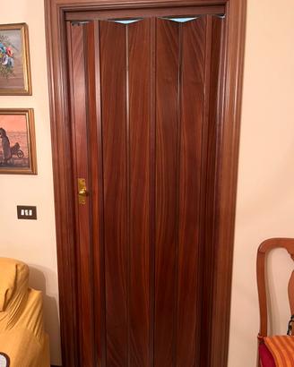 Porta a soffietto in legno