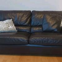 Coppia di divani interamente in pelle  by Natuzzi