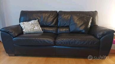Coppia di divani interamente in pelle  by Natuzzi