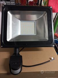 Faretti a led con sensore di movimento 