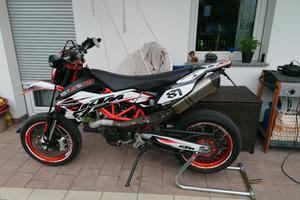 KTM690 smc r