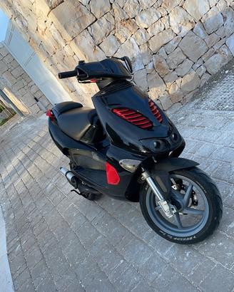 aprilia sr