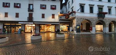 Negozio in piazza tiziano a pieve di c