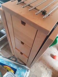 Tavolo allungabile con cassetti