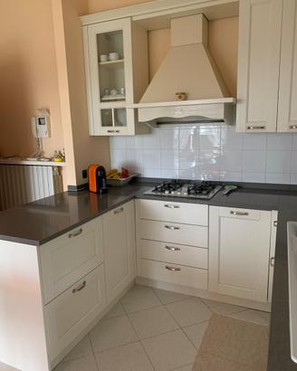 Cucina completa di tutto