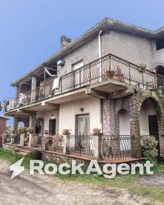 Villa di 136 m² con 4 locali a Vignanello