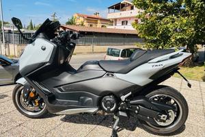 YAMAHA T-Max 560 TECH MAX TUTTO INCLUSO ANCHE PA