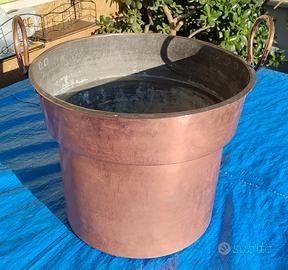 pentola rame da cucina con manici