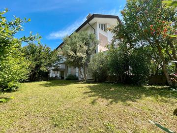 VIA VIVALDI - Tre camere da letto e depandance