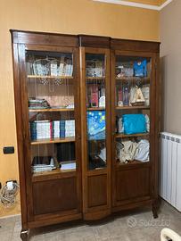 vetrina in legno antico