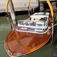 Motoscafo epoca in legno