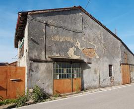 Rustico con annesso terreno