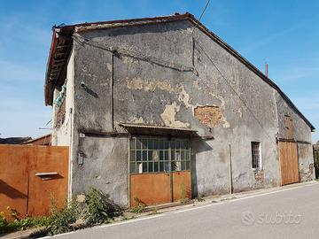 Rustico con annesso terreno