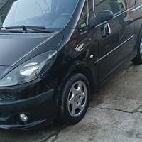 Peugeot 1007 diesel 1.4 per neopatentata