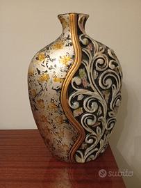 vaso nero e oro