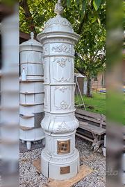 Stufa in maiolica antica