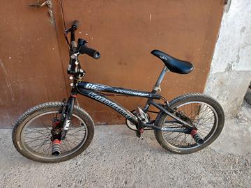 Bicicletta bmx freestyle montana