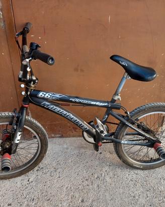 Bicicletta bmx freestyle montana