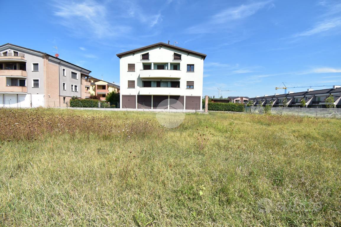 TER. RESIDENZIALE A FIDENZA - Vista 3