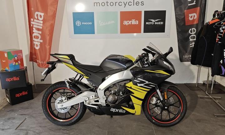 Aprilia RS4 125 RS 125 E5+ CYANIDE YELLOW