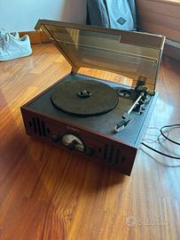 Giradischi ION con casse integrate