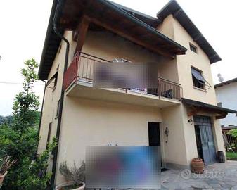 Villa a Fenegrò (CO)